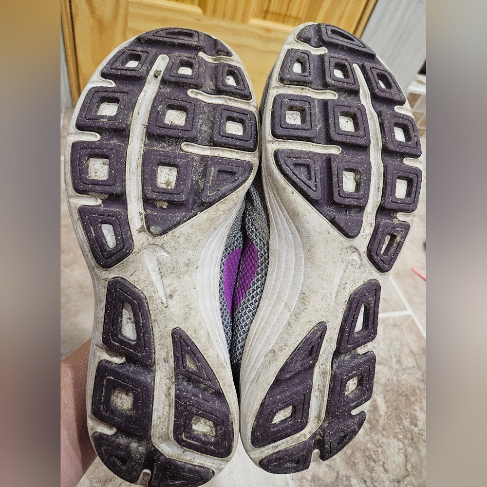 Nike shoes - Picture 16 of 16